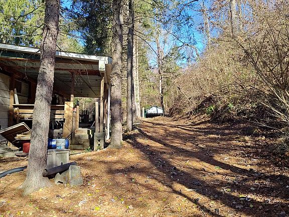 3rd image of 102 Carey Dr