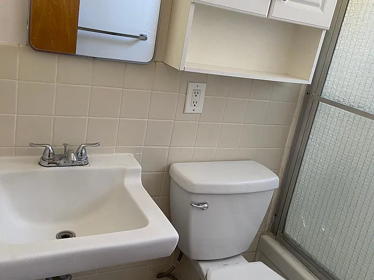 921 E Las Tunas Dr #D — Photo 6
