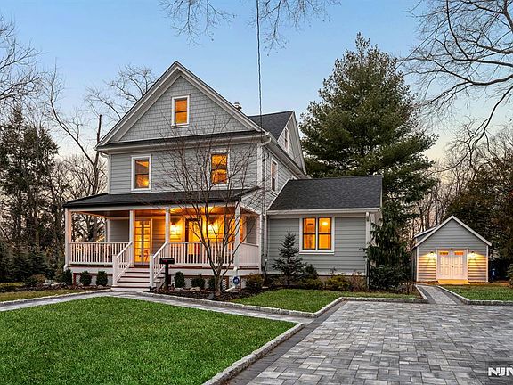 2nd image of 516 Stevens Ave