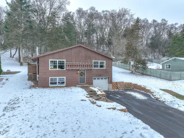 330 Quehl Ave N, Lakeland, MN 55043