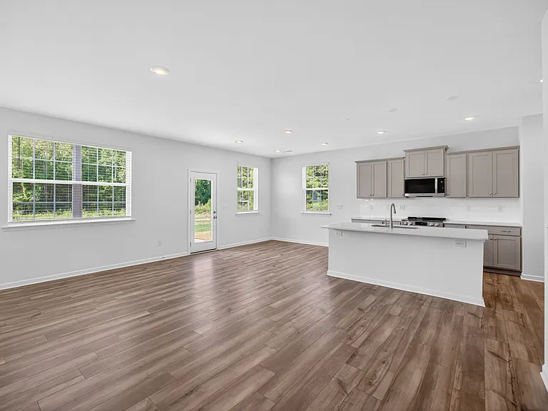 5266 Amaryllis Way — Photo 7