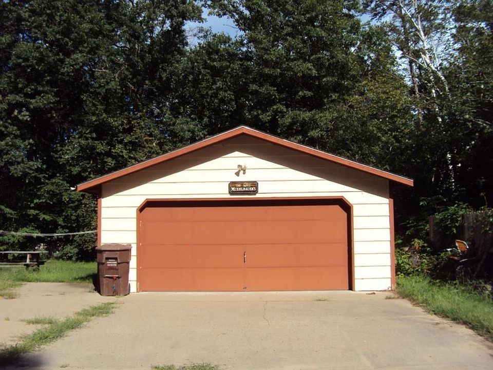 2nd image of 20486 Paine Ave