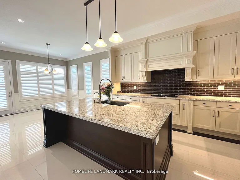 39 Larkin Ave — Photo 6