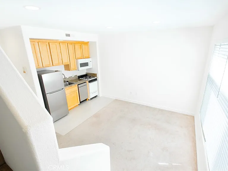 3662 Clarington Ave #3 — Photo 28
