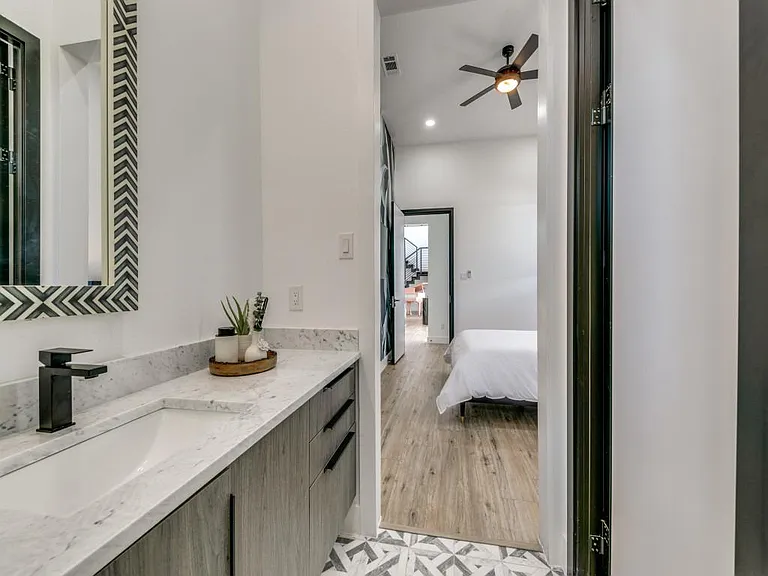 4434 Bonham St — Photo 13