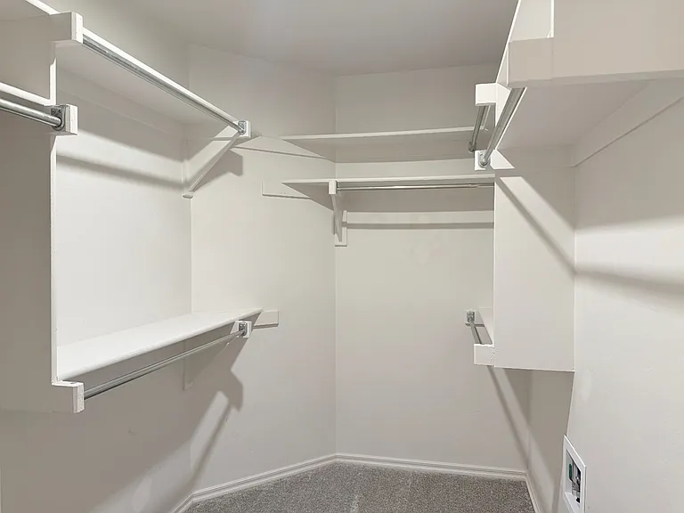 18600 Luna Dr — Photo 24