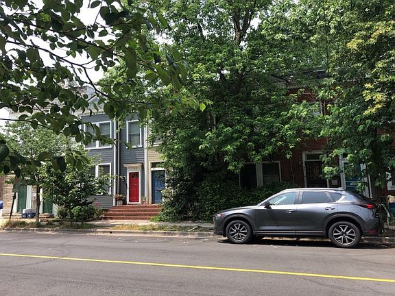 2nd image of 704 N Columbus St