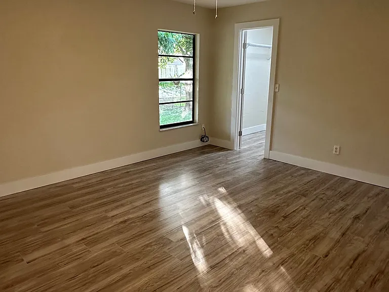 702 Green Rd — Photo 17
