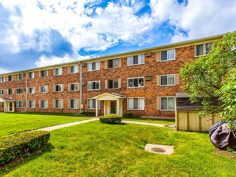 Wagon Wheel Apartments — Photo 45