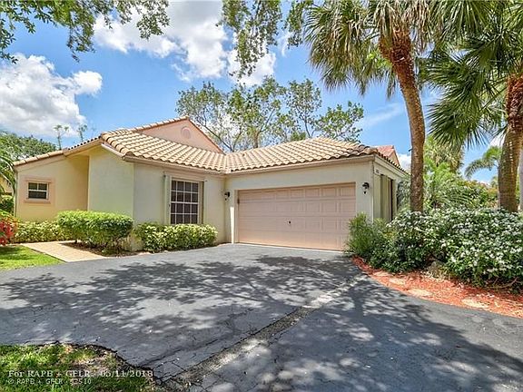 3rd image of 1021 NW 104th Ave