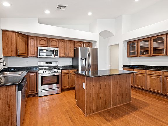 4th image of 2459 S 161st Dr