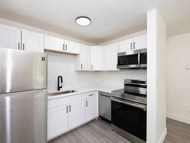 816 N Cherry St — Photo 29