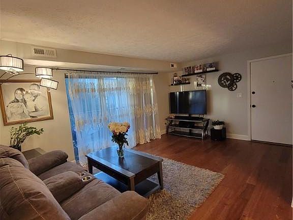3rd image of 16475 Heather Ln APT 201