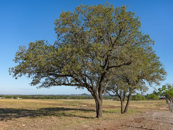 0005 Clearwater, Comfort, TX 78006