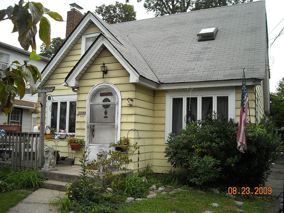 1st image of 2089 Willoughby Ave