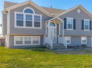 2107 Cherokee Dr, Greenwood, MO 64034