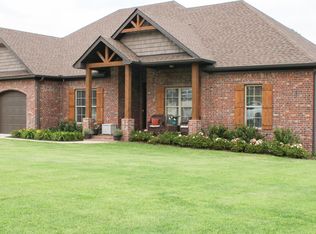 4 W Chateau Estate Dr, Wooster, AR 72058