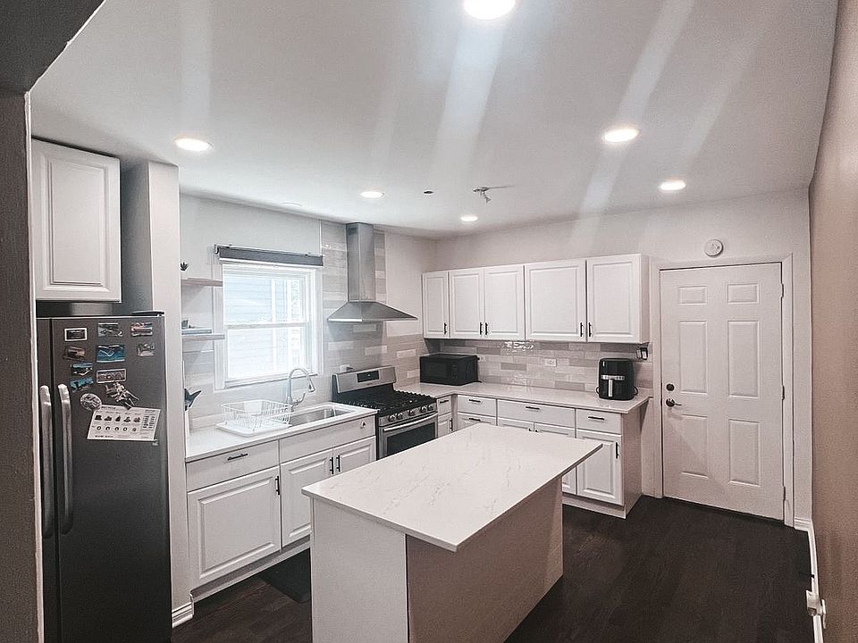 1st image of 5638 N Kedvale Ave #1