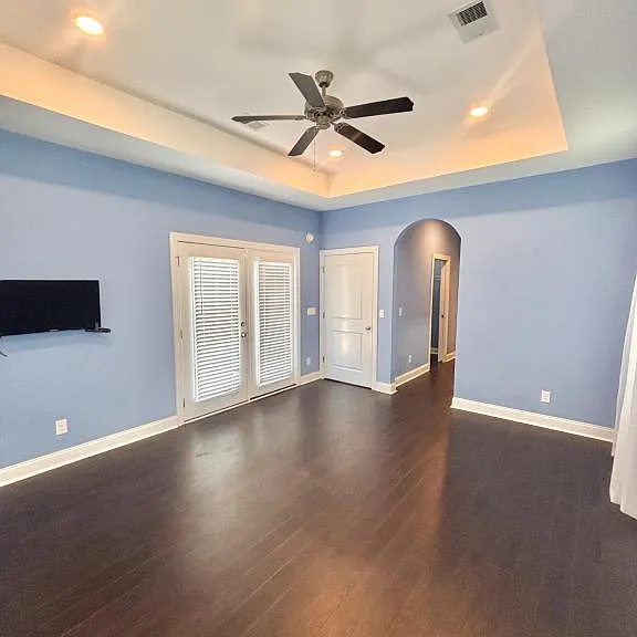 6008 Fish Hawk Ct — Photo 10