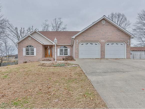 1st image of 204 Cheshire Ln