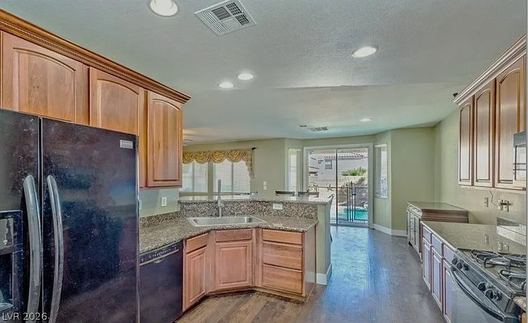 4 bed, 2.5 bath, 1829 sqft, $2,795 — Photo 3