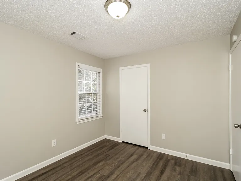 21 Bedford Ct — Photo 6