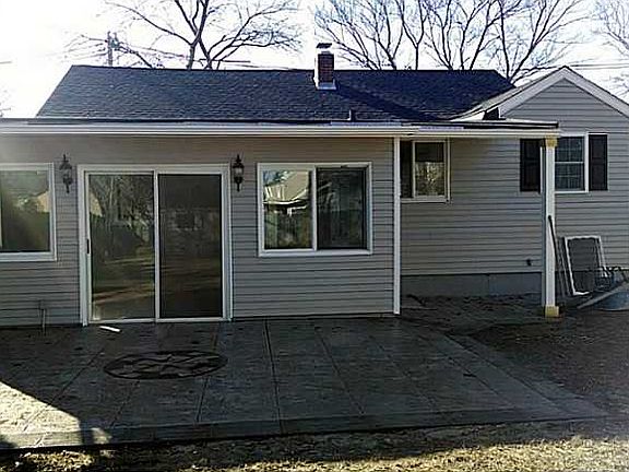 2nd image of 310 Woodward Ave