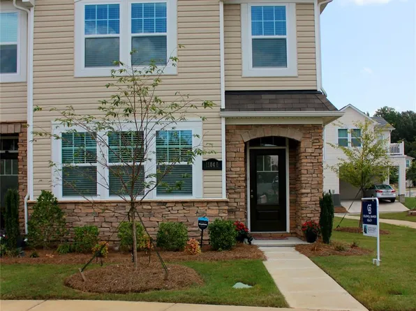 11040 Chalkbark Ln, Charlotte, NC 28262