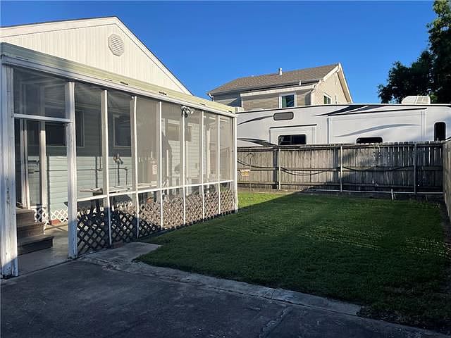 1st image of 628 Harang Ave