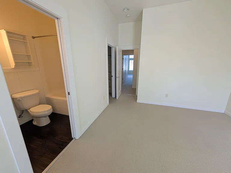 515 G St #1-223 — Photo 15