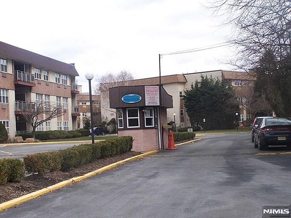 5th image of 1111 River Rd APT F2