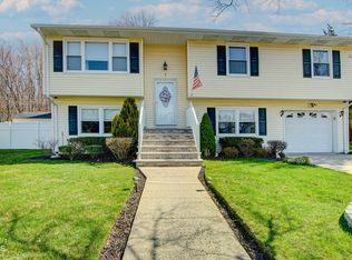 2 Colgate Ct, Hazlet, NJ 07730