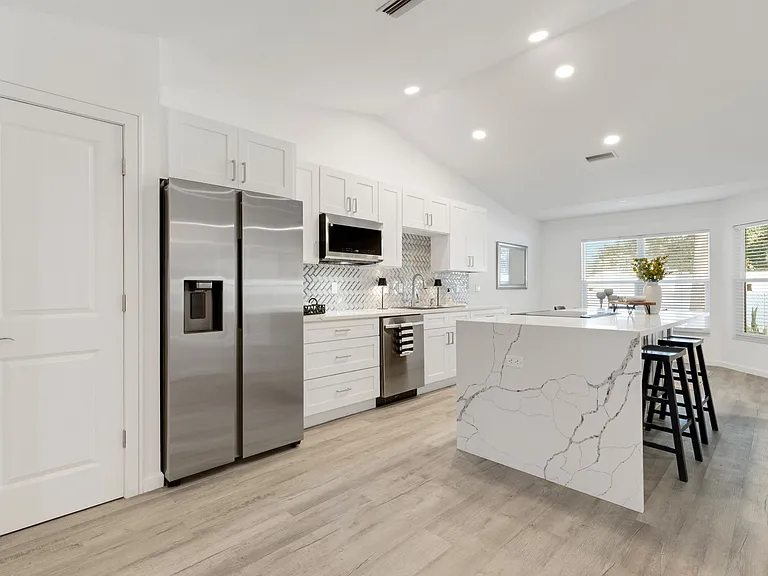 606 Marcus St #26 — Photo 5