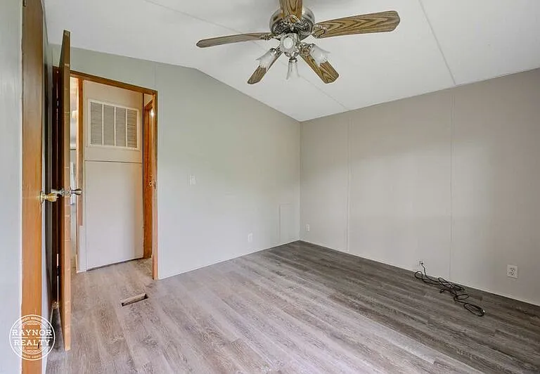 121 Wood Church Rd — Photo 16
