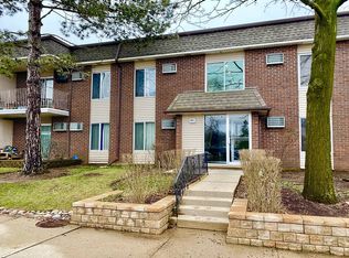 851 Miller Ln APT 208, Buffalo Grove, IL 60089
