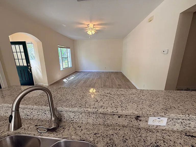 1107 Croton Pl — Photo 6
