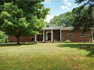 121 Harper Rd, Clendenin, WV 25045