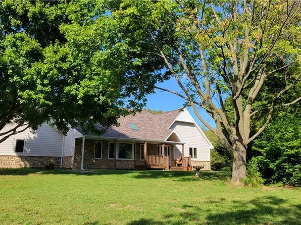 15248 Kansas Ave, Basehor, KS 66007