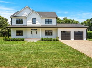 9 Fanning Ave, Hampton Bays, NY 11946