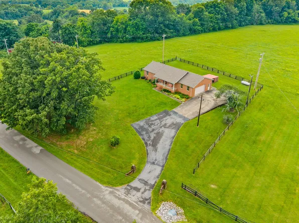 5005 Harmony Grove Rd, Hopkinsville, KY 42240