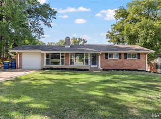 8 Montauk Ct, Saint Louis, MO 63146