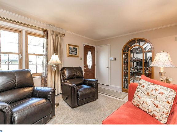 2nd image of 1414 Price Ln