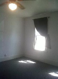 5th image of 904 E North Ave