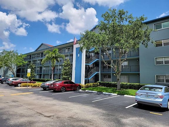 3rd image of 1501 SW 134th Way #210