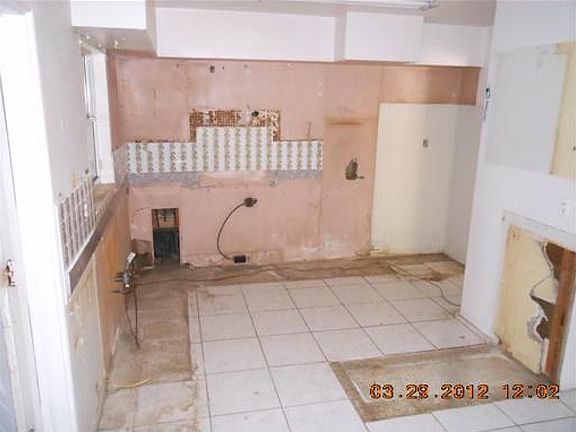 4th image of 670 64th Ave S
