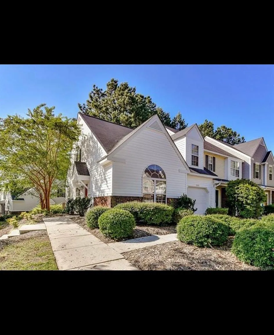 9505 Elizabeth Townes Ln — Photo 1
