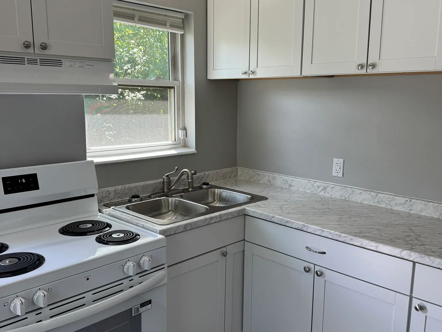 2 bed, 760 sqft, $1,700 — Photo 4