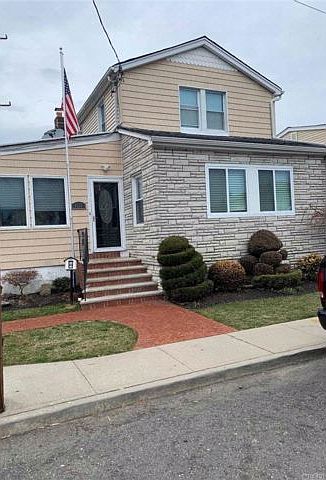 2nd image of 1320 Union Ave