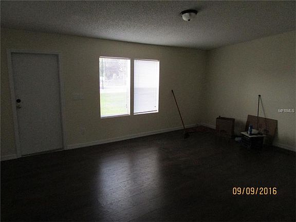4th image of 2718 Woodstock Ave