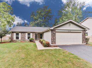 1015 Fox Run Ln, Algonquin, IL 60102